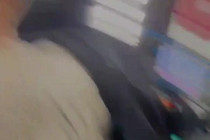 像素这么低？球迷冲进总决赛G1之手机拍摄视角没拍到文班头